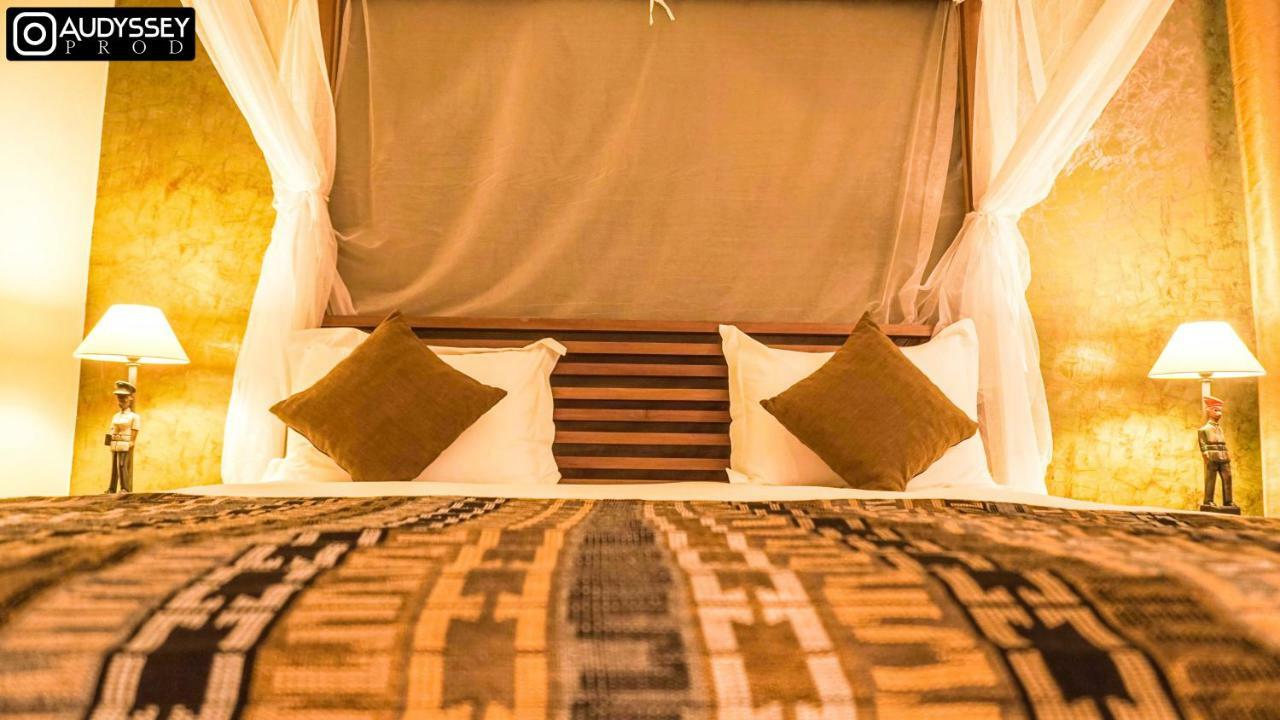 La Maison De Celine Dakar Exterior photo